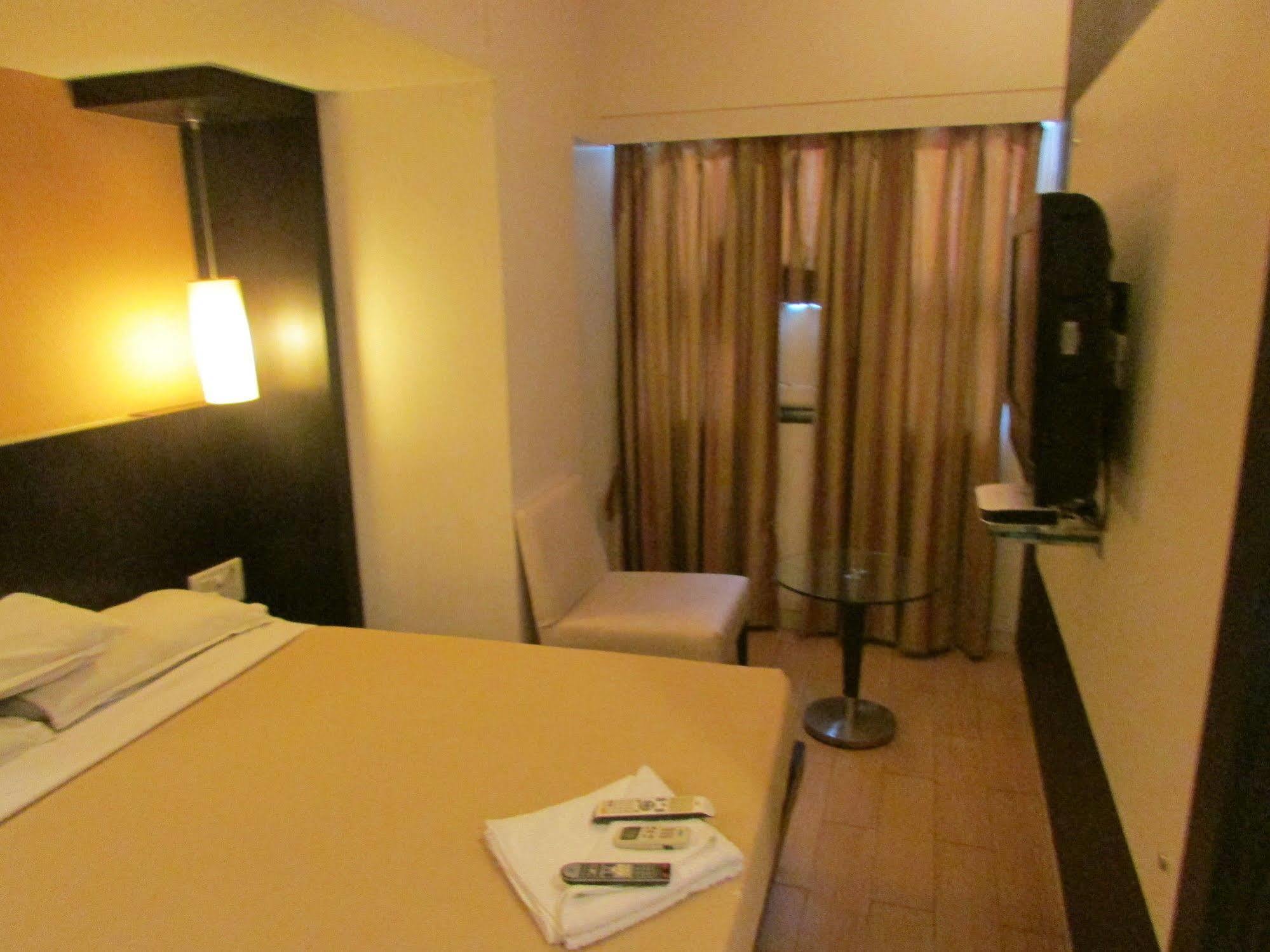 Hotel Mourya Residency Thane Exterior photo