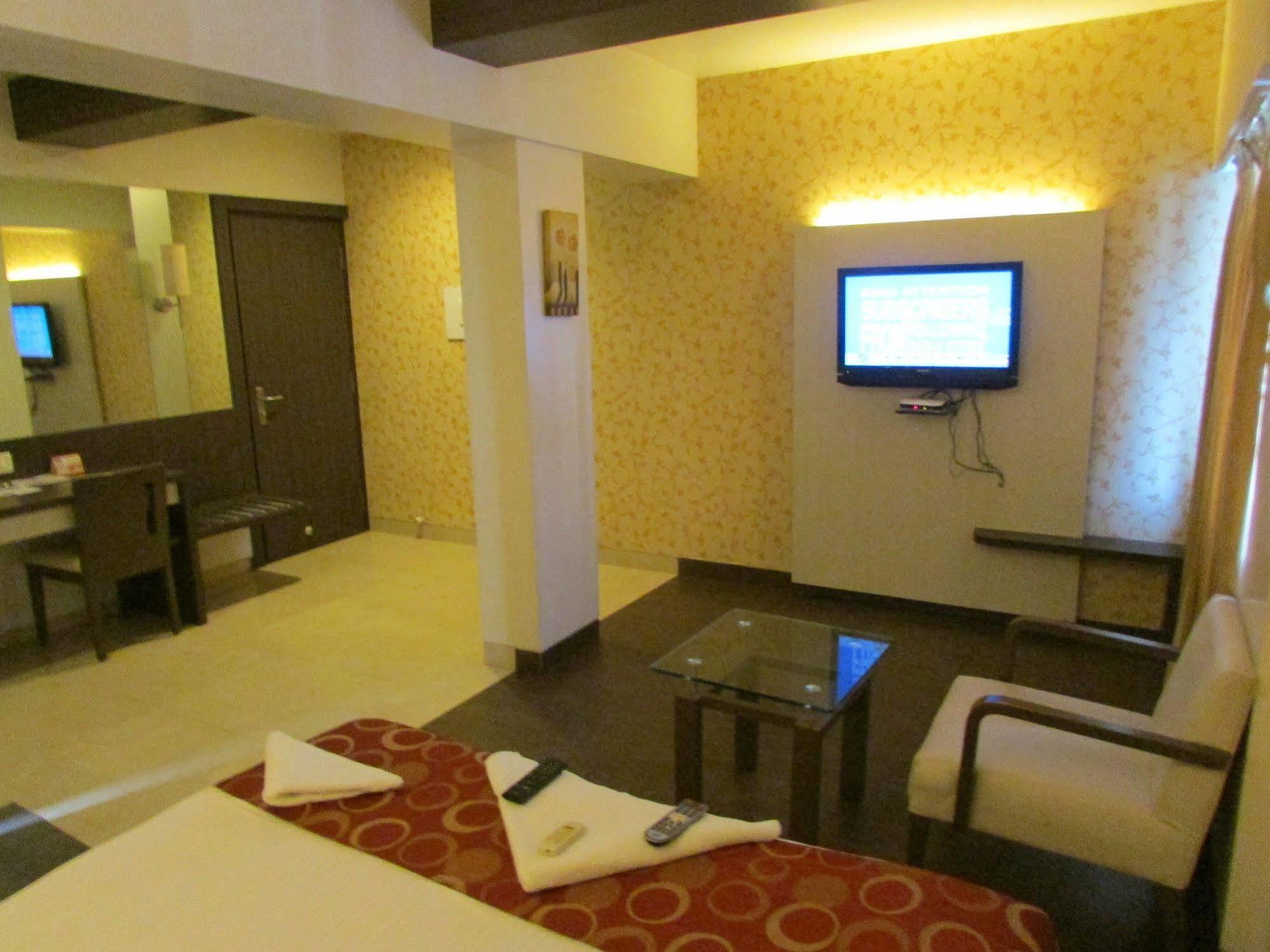 Hotel Mourya Residency Thane Exterior photo