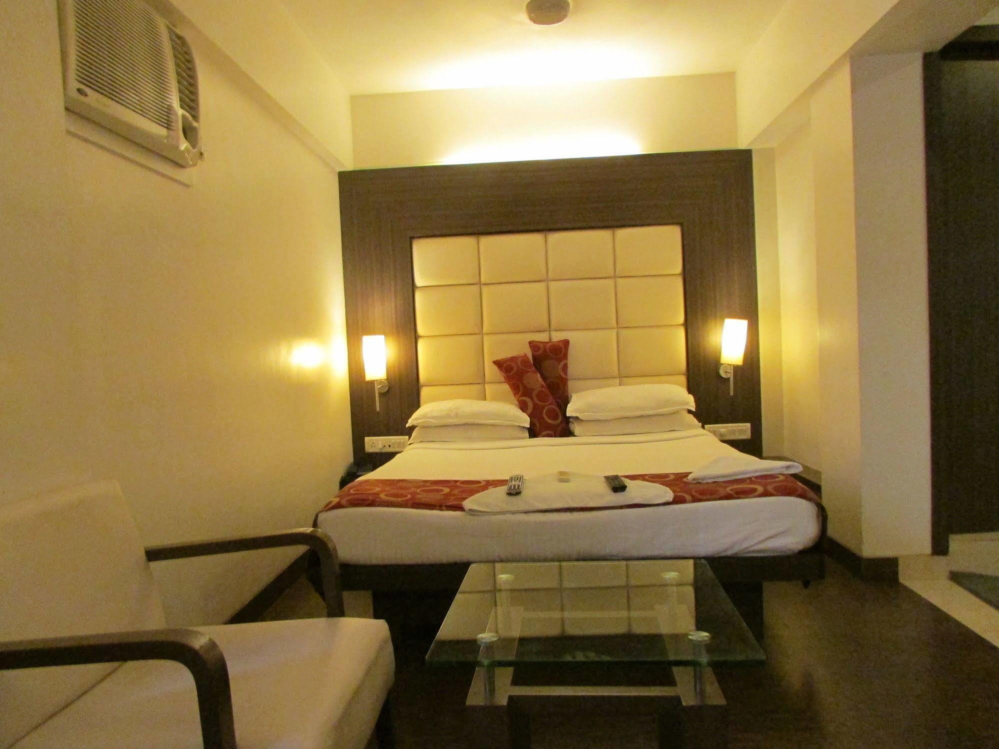 Hotel Mourya Residency Thane Exterior photo