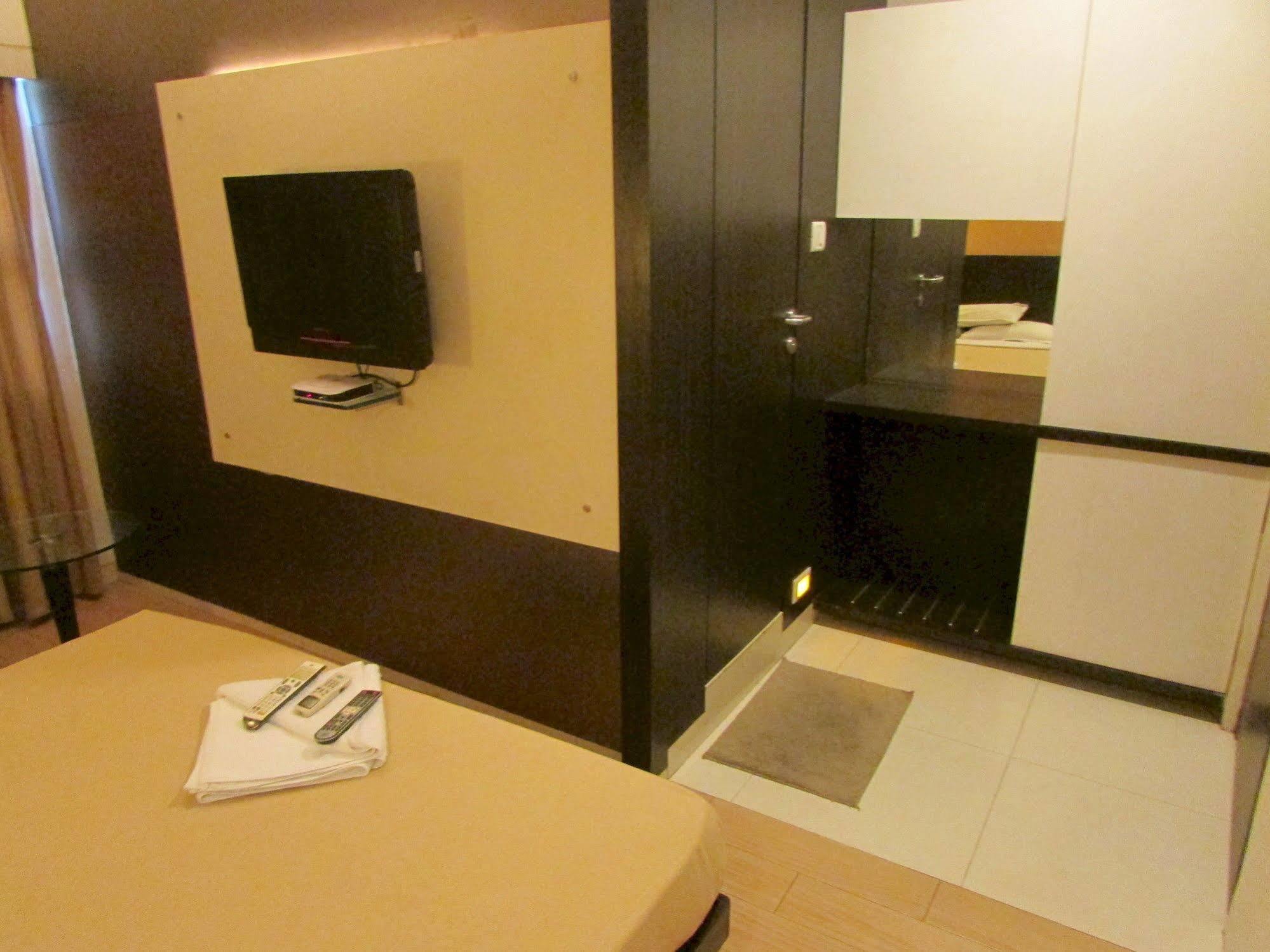 Hotel Mourya Residency Thane Exterior photo