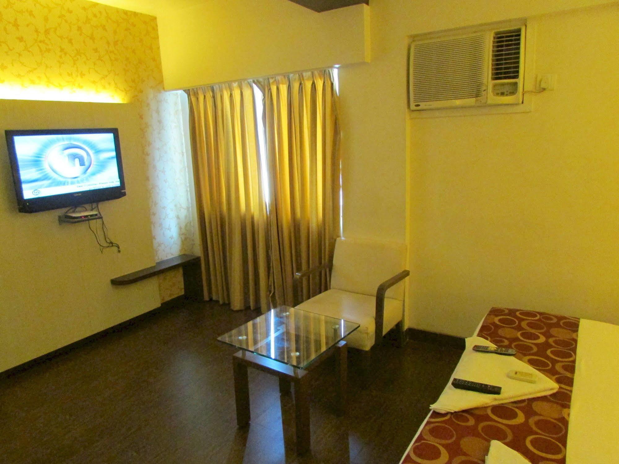 Hotel Mourya Residency Thane Exterior photo