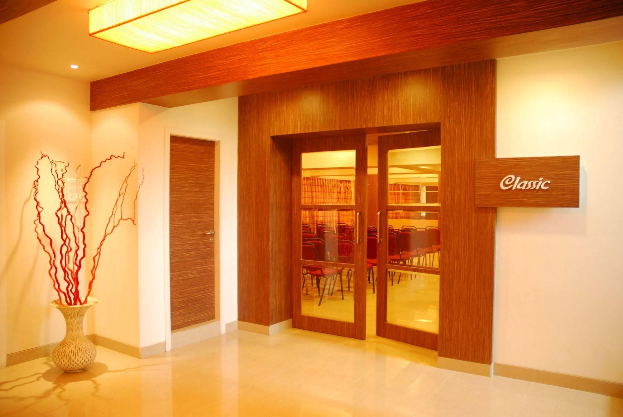Hotel Mourya Residency Thane Exterior photo