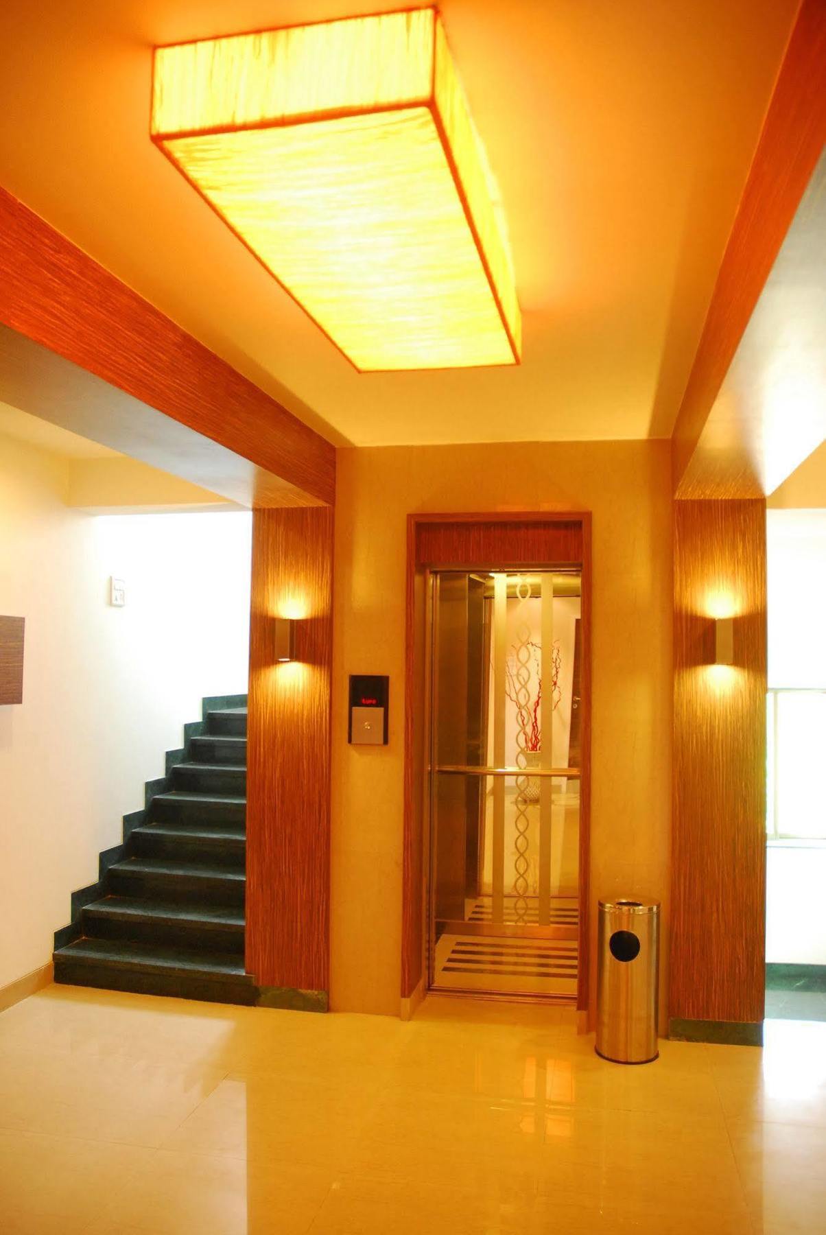 Hotel Mourya Residency Thane Exterior photo